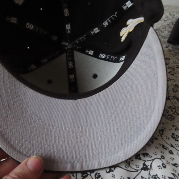 rare LA FC  hat MLS x NEW ERA 59fifty fitted sz 8 mickey hands - Picture 7 of 10